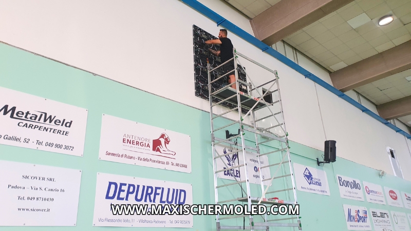 Installazione ledwall pubblicitario e segnapunti per palazzetto eagles di rubano padova