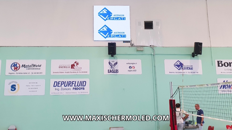 Maxischermo pubblicitario led 2x2 metri per palazzetto sportivo eagles di rubano padova