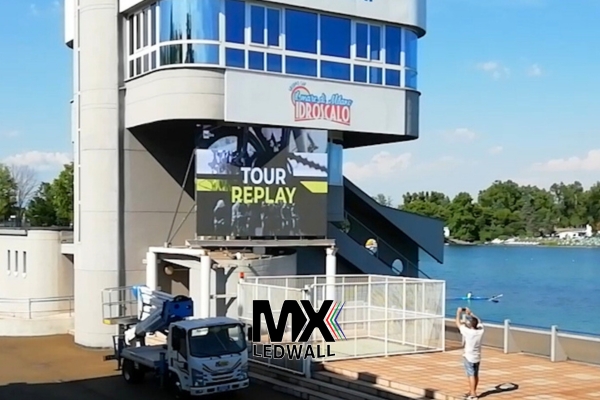 ledwall e maxi impianti per pubblicità outdoor su facciate tetti palo e strade MX LEDWALL