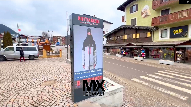 Totem LED Wall Video Bifacciale Outdoor – Bottamedi Sport – Andalo